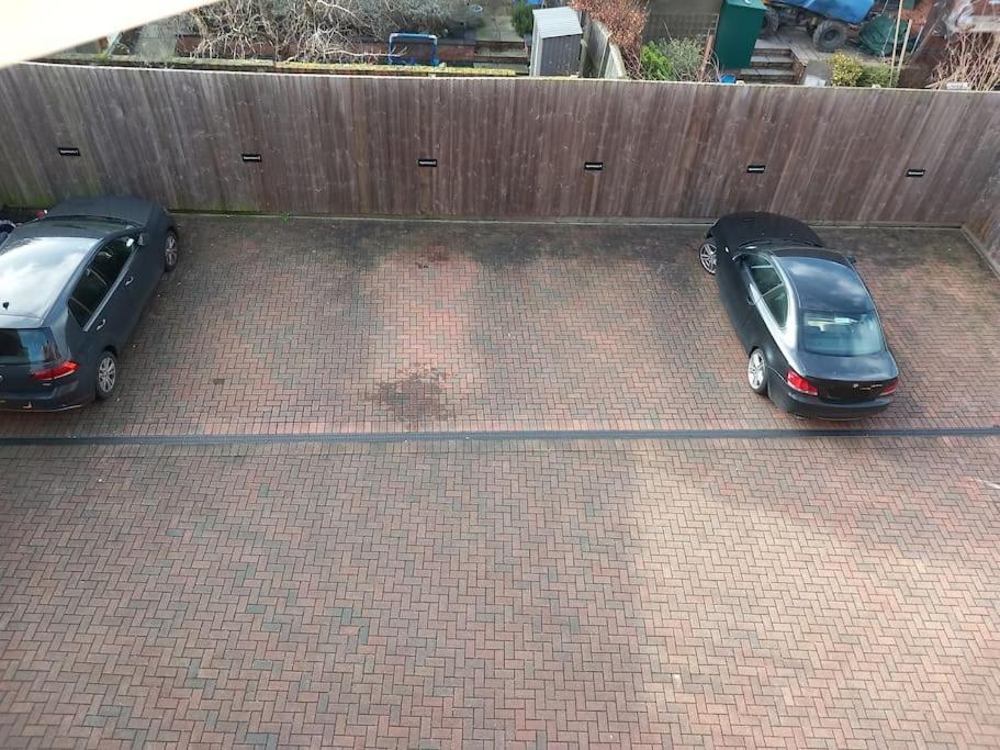 Roomy Penthouse 2 Double Bed Apartment - Spacious - Central Beeston - Free Secure Parking - Nottingham Eksteriør billede